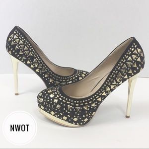 ⤵️$16 NWOT Hem Gold Diamond Studded Heels Size 37